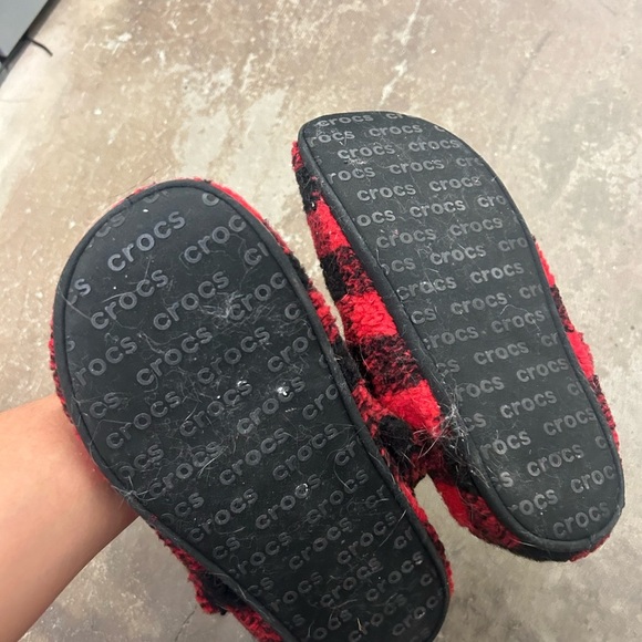 Crocs sherpa Red and Black Plaid Slippers - Picture 5 of 6